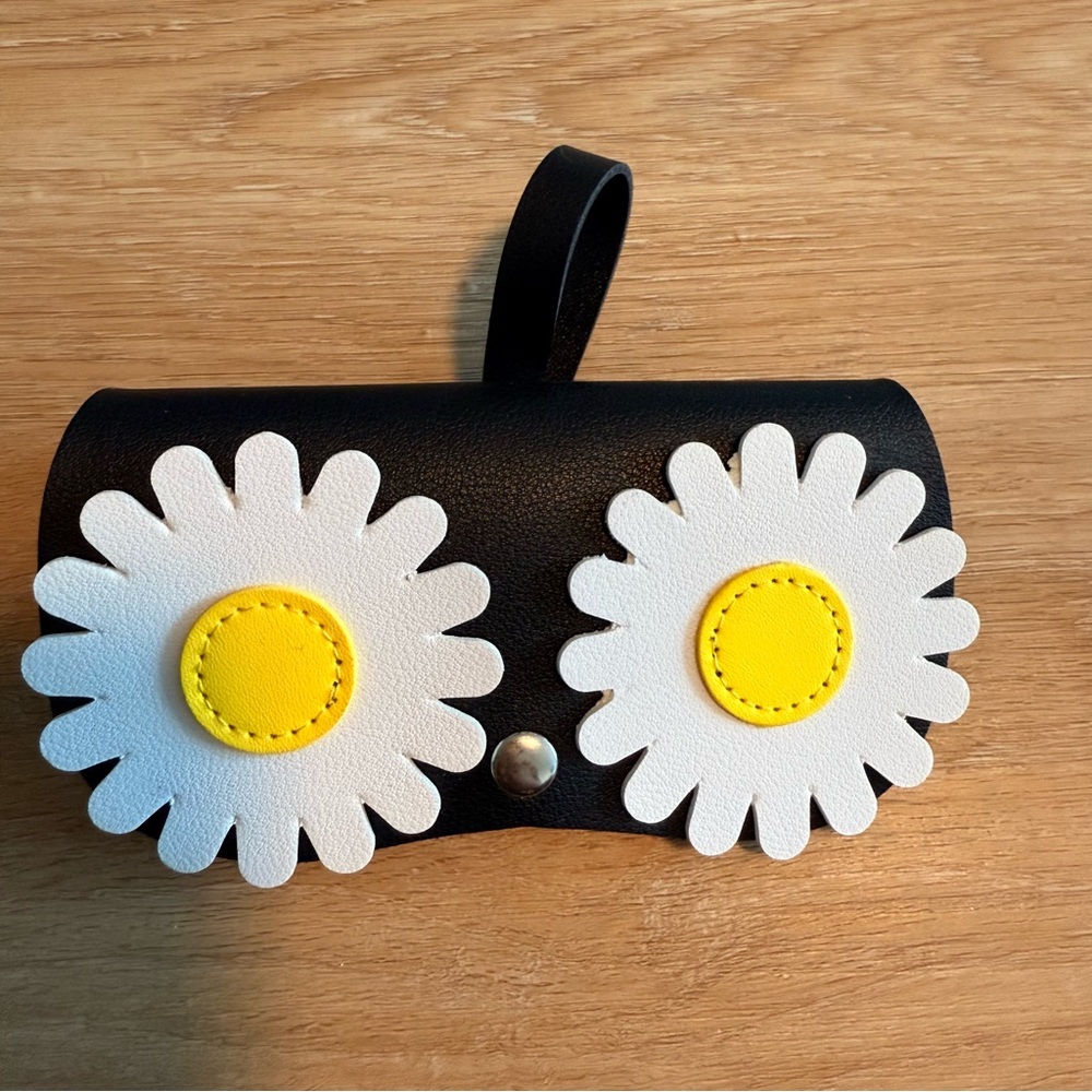 Black Sunglasses Case with Daisy Design - NEW